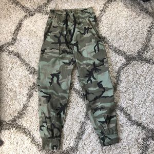 Army print jogger